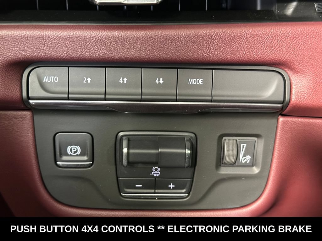 Used 2025 Cadillac Escalade ESV Sport AWD/4WD image 24