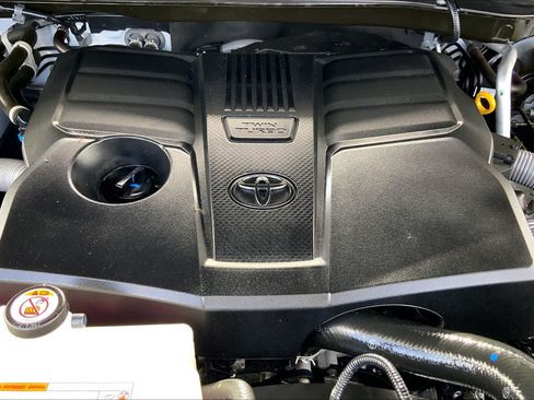 Used 2024 Toyota Tundra SR5 w/ SR5 Convenience Package AWD/4WD image 32