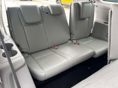 Used 2018 Toyota Highlander XLE image 18