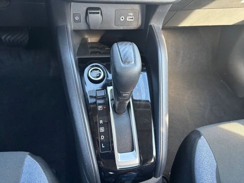 Used 2025 Nissan Versa SV image 39