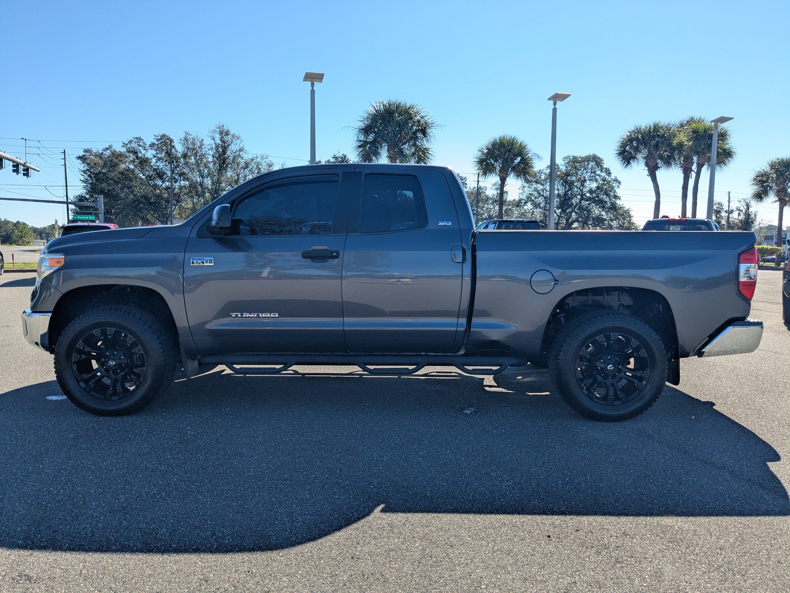 Used 2015 Toyota Tundra SR5 w/ SR5 Upgrade Package RWD image 7