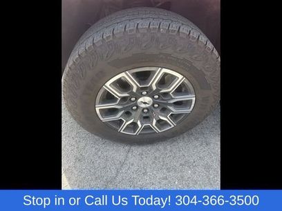 Used 2024 Chevrolet Colorado Z71 w/ Z71 Convenience Package 2