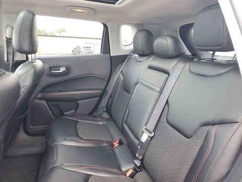 Used 2018 Jeep Compass Trailhawk w/ Navigation Group AWD/4WD image 14