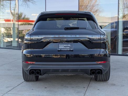 Used 2022 Porsche Cayenne image 10