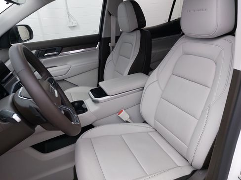 Used 2026 GMC Terrain Denali image 17