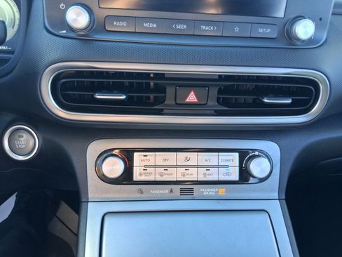 Used 2022 Hyundai Kona SEL w/ Convenience Package FWD image 17
