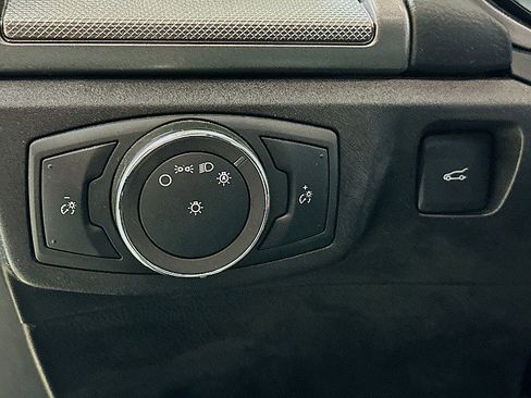 Used 2019 Ford Fusion SE image 10