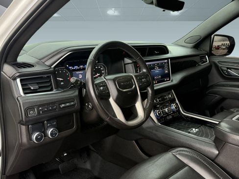 Used 2021 GMC Yukon XL Denali w/ Denali Premium Package RWD image 4