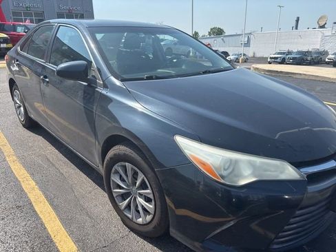 Used 2015 Toyota Camry LE FWD image 6