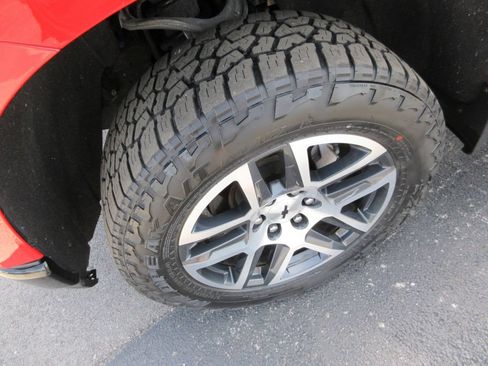 Certified 2019 Chevrolet Silverado 1500 LT Trail Boss AWD/4WD image 16