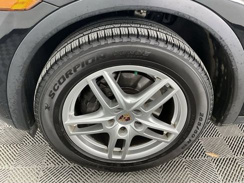 Used 2013 Porsche Cayenne image 31