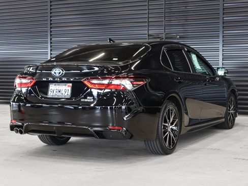 Used 2022 Toyota Camry SE image 15