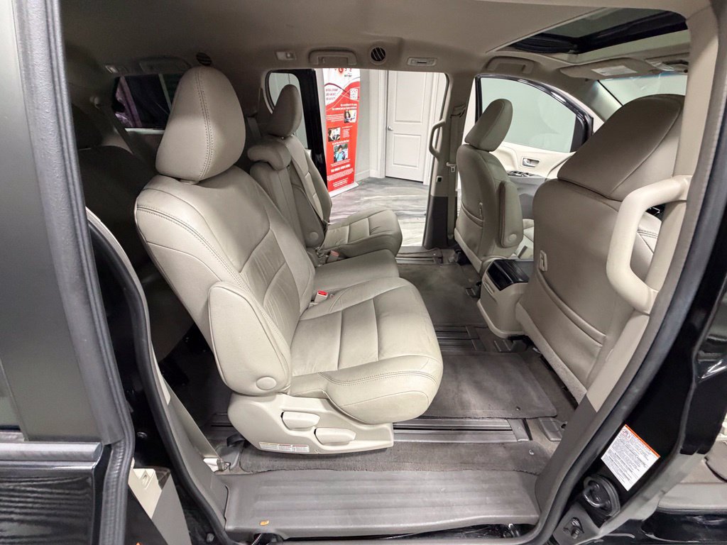 Used 2016 Toyota Sienna XLE w/ XLE Navigation Package FWD image 49