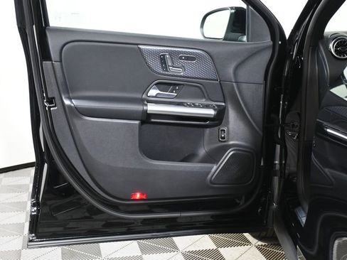 Used 2025 Mercedes-Benz GLA 250 4MATIC image 29