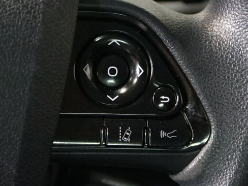 Used 2021 Toyota Prius LE FWD image 17