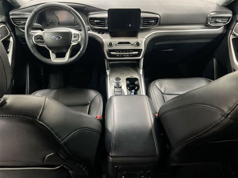 Used 2023 Ford Explorer XLT w/ Equipment Group 202A image 10