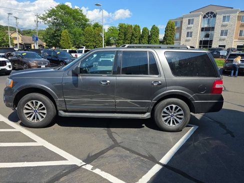 Used 2017 Ford Expedition XLT AWD/4WD image 4