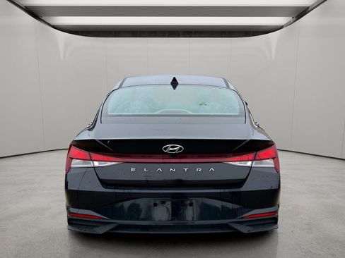 Used 2023 Hyundai Elantra SEL w/ Convenience Package FWD image 4