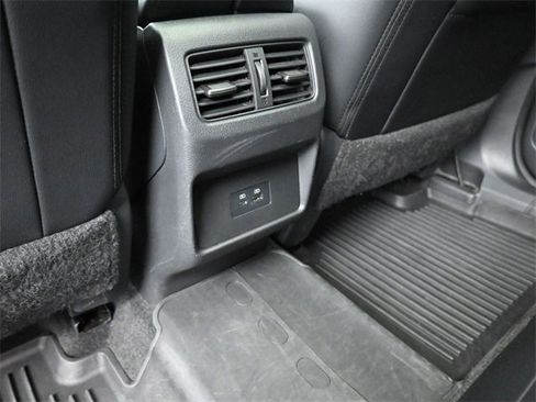 Used 2023 Nissan Rogue SL image 33