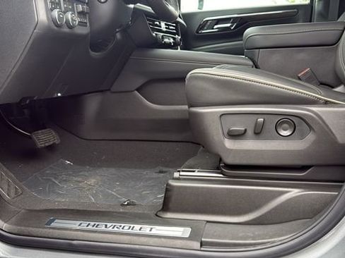 New 2026 Chevrolet Suburban Premier w/ Sun And Tow Package AWD/4WD image 14