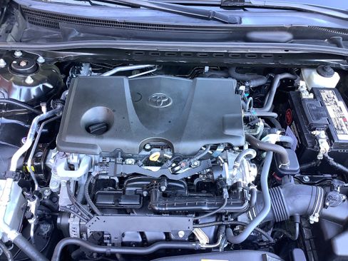 Used 2022 Toyota Camry LE FWD image 9