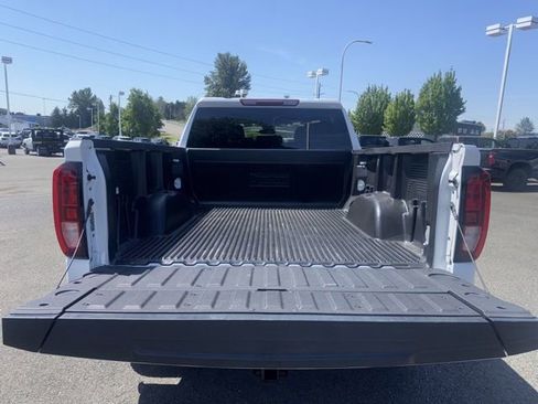 Used 2023 GMC Sierra 1500 SLE AWD/4WD image 11