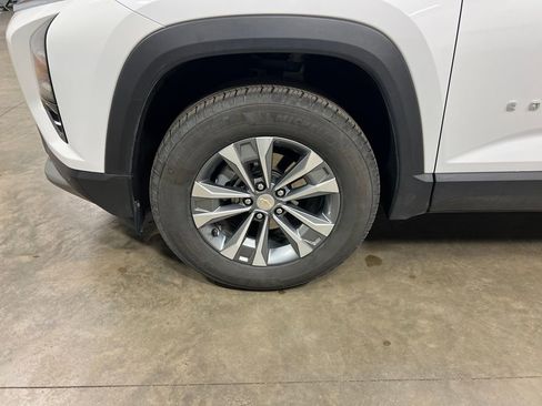 Certified 2025 Chevrolet Equinox LT w/ Safety and Technology Package AWD/4WD image 10