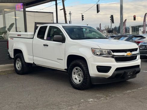 Used 2018 Chevrolet Colorado W/T w/ WT Convenience Package image 3