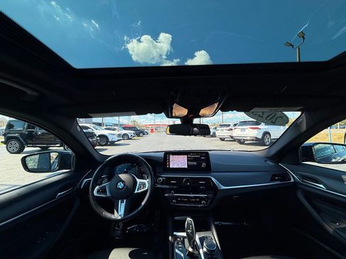 Used 2023 BMW 530i xDrive image 23