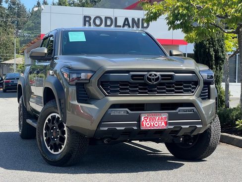 Certified 2025 Toyota Tacoma TRD Off-Road AWD/4WD image 1