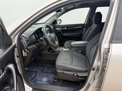 Used 2013 Kia Sorento LX w/ Convenience Pkg AWD/4WD image 10