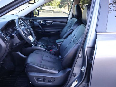 Used 2018 Nissan Rogue SL w/ Premium Package AWD/4WD image 19