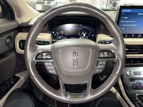 Certified 2022 Lincoln Nautilus Reserve w/ Luxury Package AWD/4WD image 11