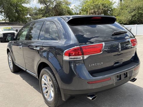 Used 2013 Lincoln MKX FWD image 6