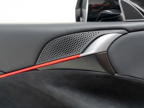 Used 2025 Ferrari Roma Spider RWD image 23