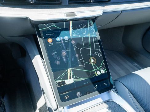 Used 2024 Lucid Air Pure RWD image 39