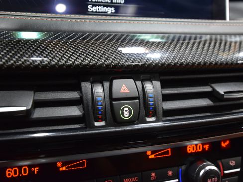 Used 2016 BMW X5 M image 40
