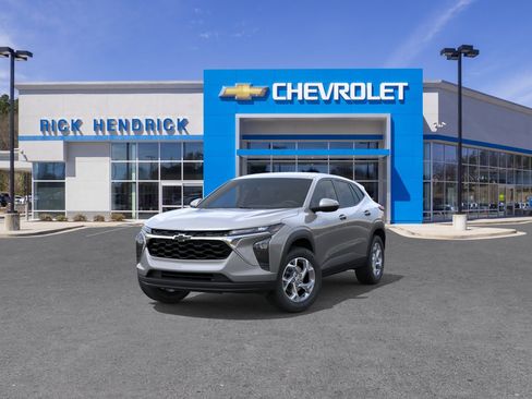 New 2026 Chevrolet Trax LS w/ LS Convenience Package FWD image 10