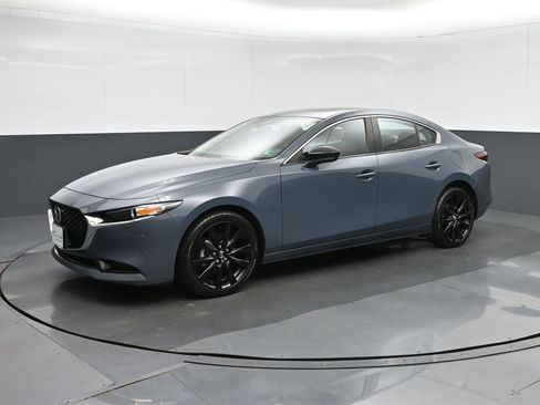 Used 2022 MAZDA MAZDA3 s image 3