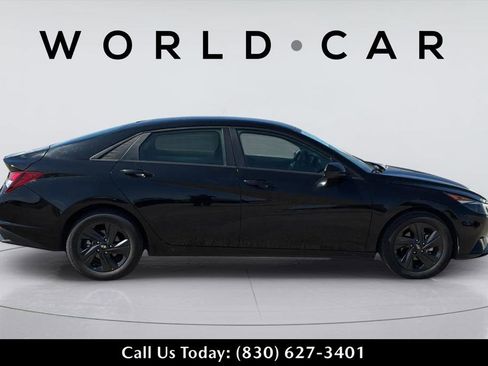 Used 2021 Hyundai Elantra SEL FWD image 11