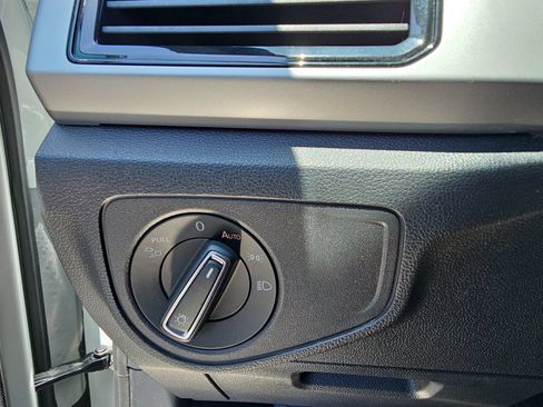 Used 2023 Volkswagen Atlas Cross Sport SE FWD image 25