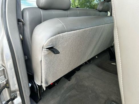 Used 2005 GMC Sierra 2500 SLT w/ Skid Plate Package image 23