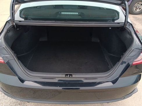 Used 2025 Toyota Camry SE image 31