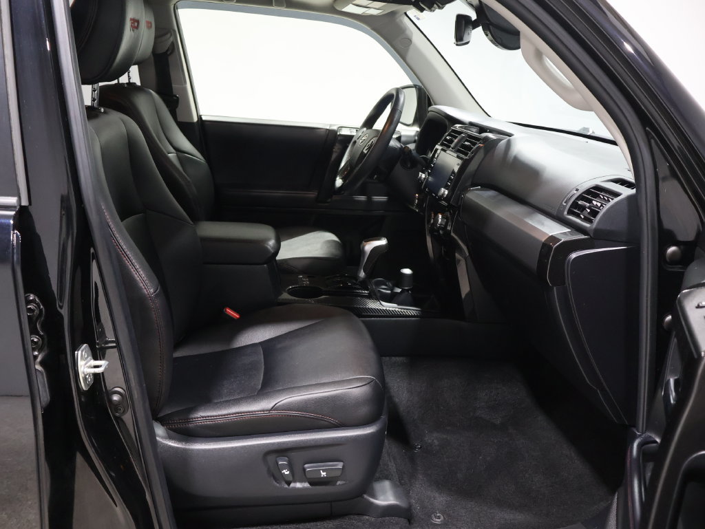 Used 2022 Toyota 4Runner TRD Off-Road Premium w/ Moonroof Package AWD/4WD image 24