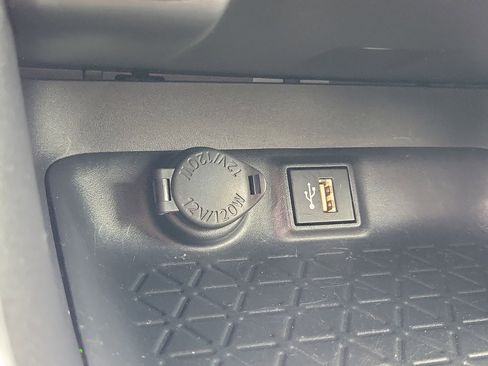 Certified 2025 Toyota RAV4 XLE AWD/4WD image 33