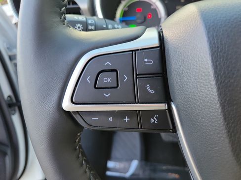 Used 2025 Toyota Highlander XLE AWD/4WD image 18