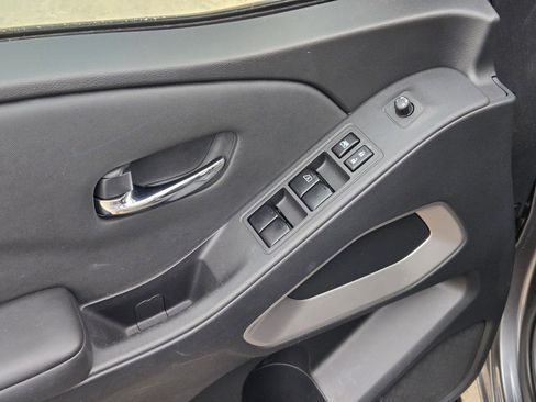 Used 2024 Nissan Frontier SV w/ SV Convenience Package image 12