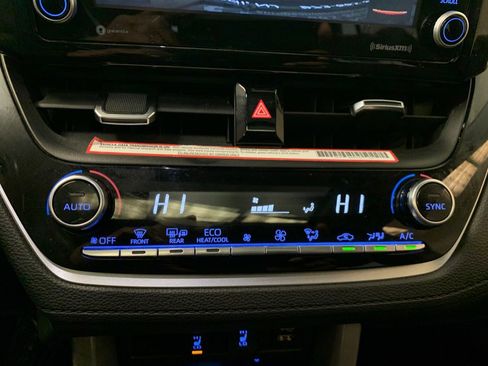 Used 2022 Toyota Corolla Cross XLE w/ Convenience Package image 35