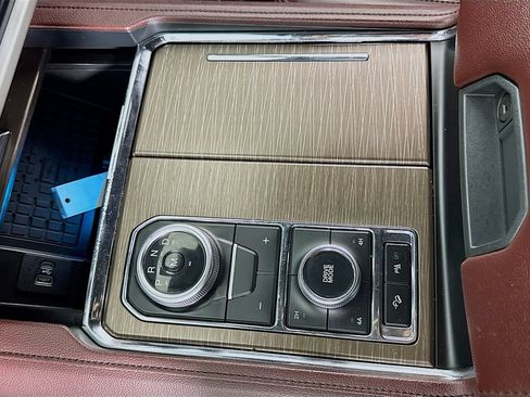 Used 2024 Ford Expedition Limited AWD/4WD image 17