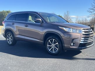 Used 2017 Toyota Highlander XLE video 2